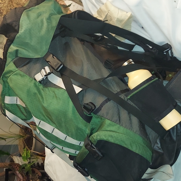 Gregory Pack in Green FREE MREs w/ pack - Picture 12 of 15